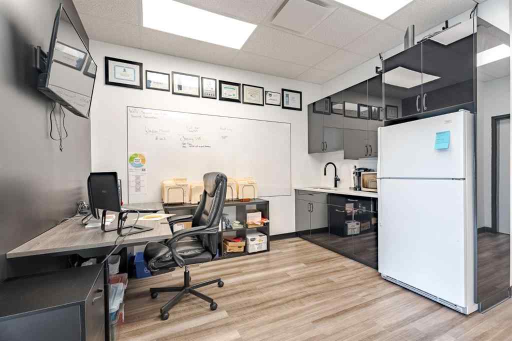 MLS® A2264726 - Unit #3121 2920 Kingsview Boulevard SE in Kingsview Industrial Park Airdrie, Commercial