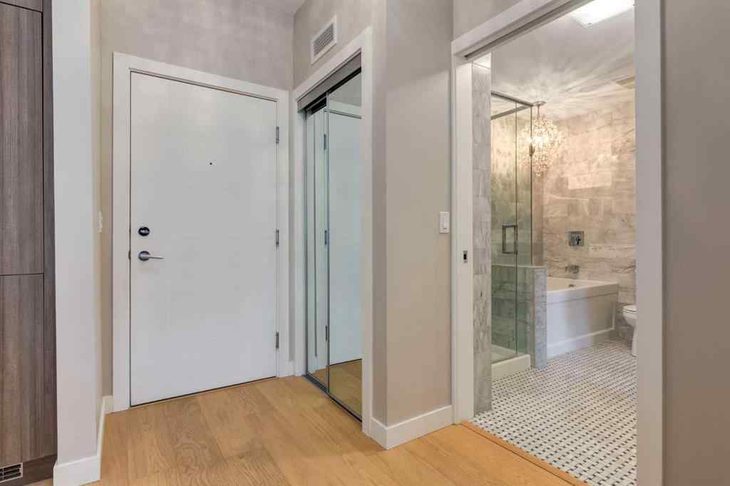 MLS® A2264728 - Unit #205 119 19 Street NW in West Hillhurst Calgary, Residential