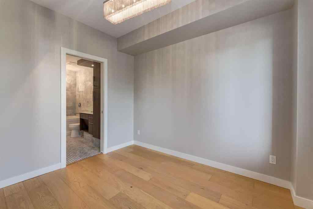 MLS® A2264728 - Unit #205 119 19 Street NW in West Hillhurst Calgary, Residential