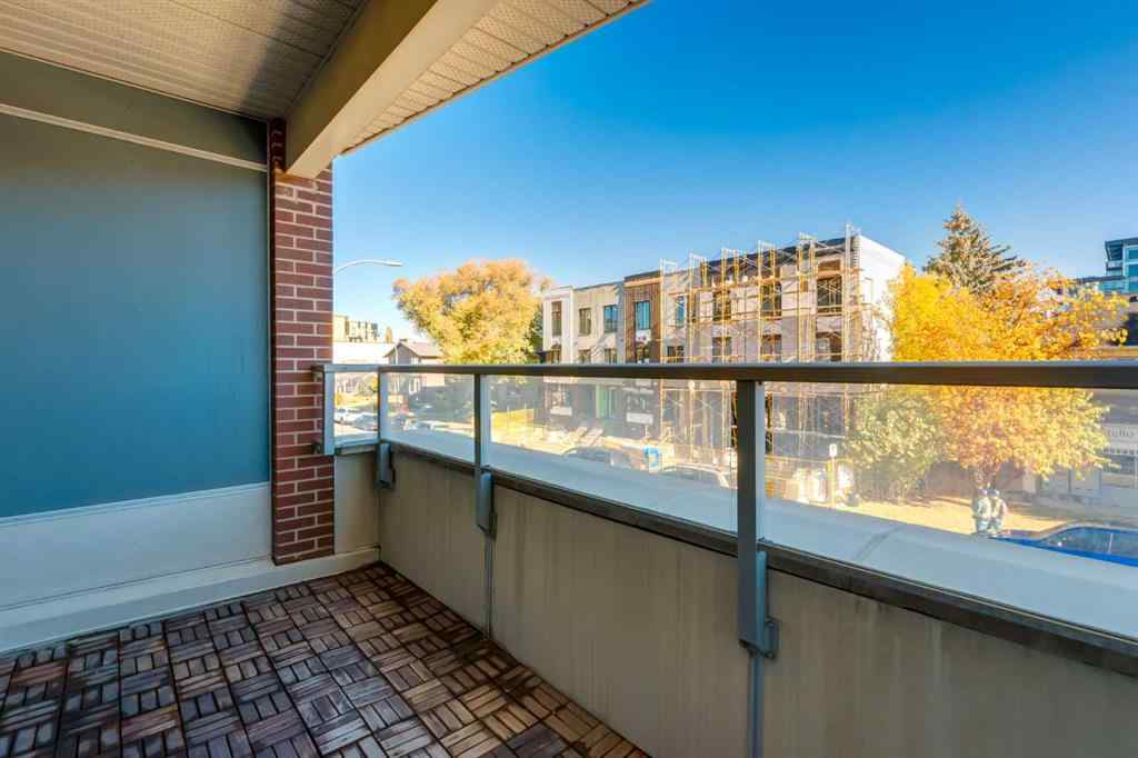 MLS® A2264728 - Unit #205 119 19 Street NW in West Hillhurst Calgary, Residential