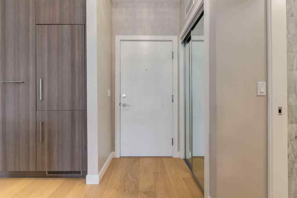 MLS® A2264728 - Unit #205 119 19 Street NW in West Hillhurst Calgary, Residential