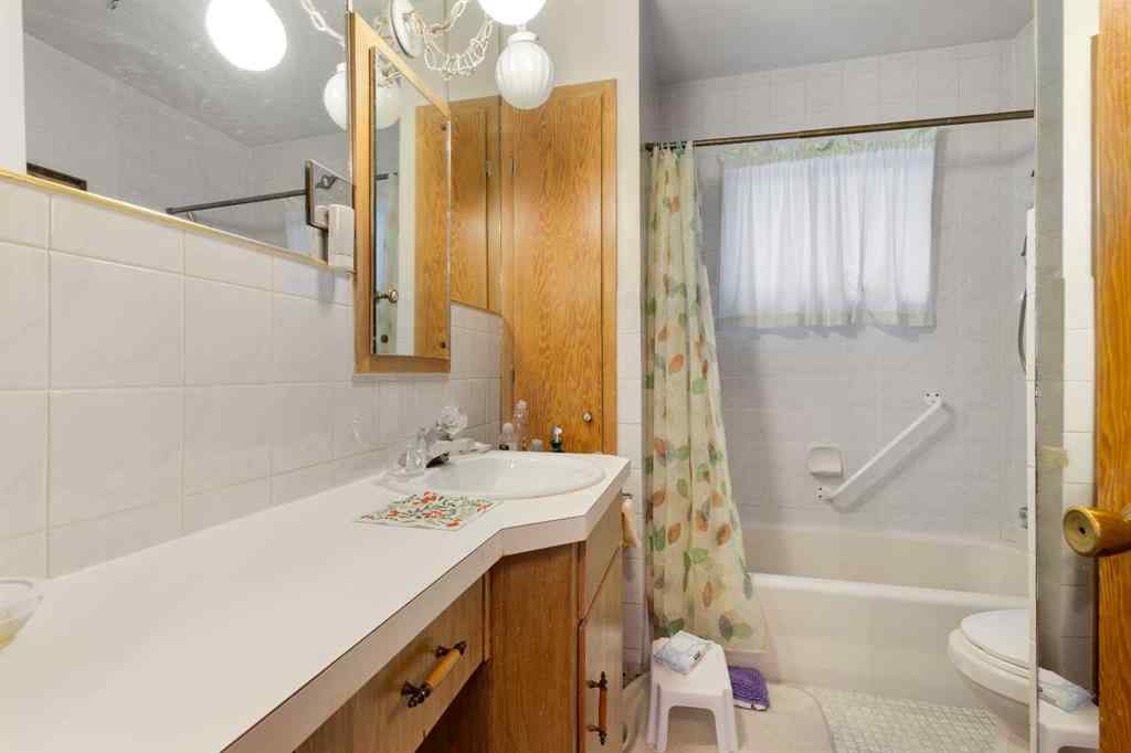 MLS® A2264740 - 3519 34 Avenue SW in Rutland Park Calgary, Residential