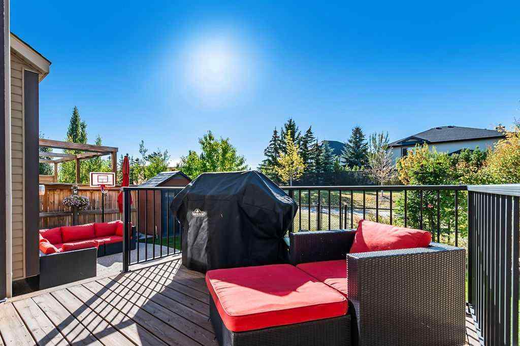 MLS® A2264743 - 29 Cougar Ridge Close SW in Cougar Ridge Calgary, Residential