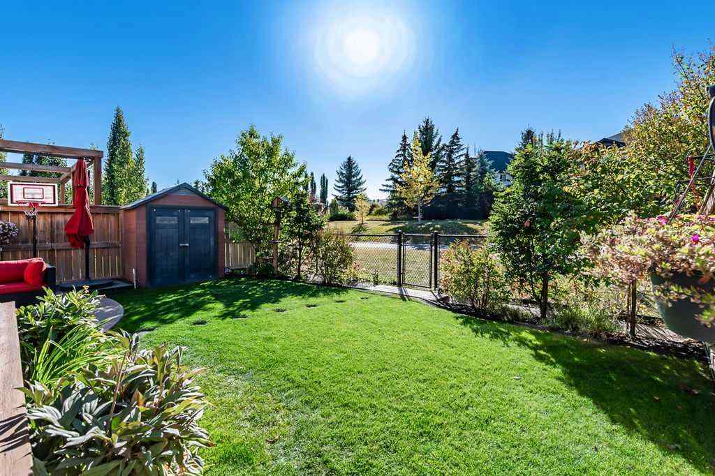 MLS® A2264743 - 29 Cougar Ridge Close SW in Cougar Ridge Calgary, Residential