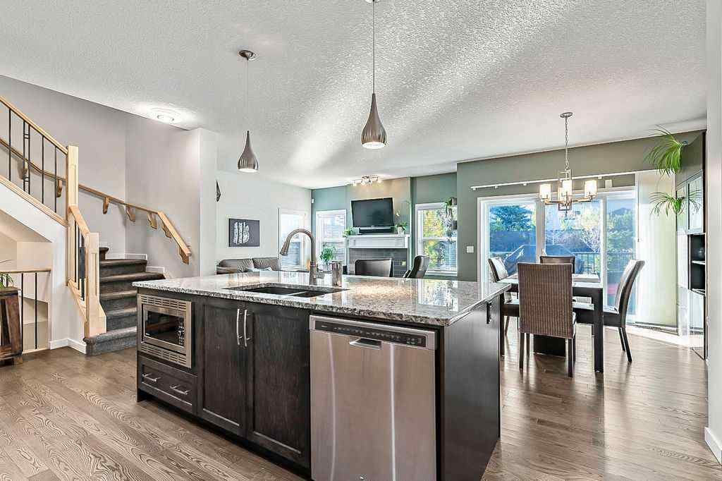 MLS® A2264743 - 29 Cougar Ridge Close SW in Cougar Ridge Calgary, Residential