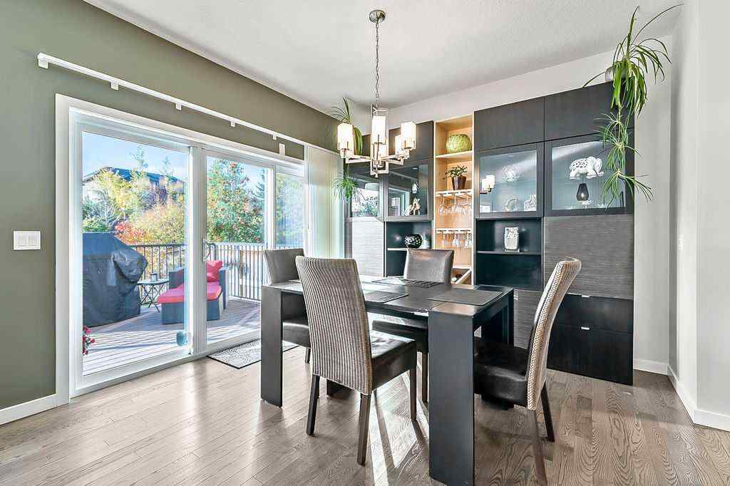 MLS® A2264743 - 29 Cougar Ridge Close SW in Cougar Ridge Calgary, Residential
