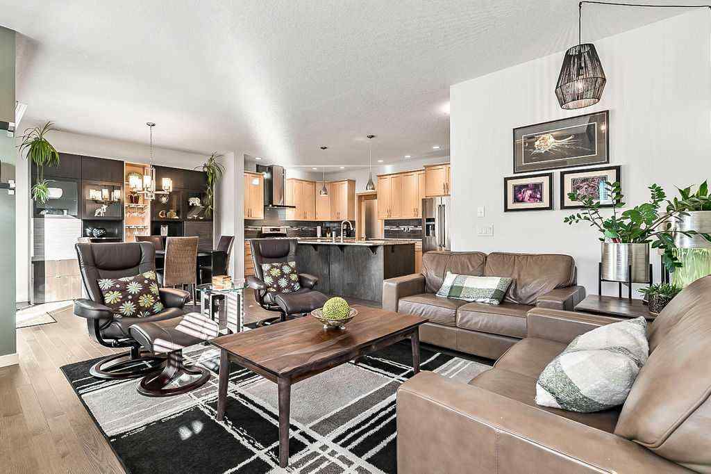 MLS® A2264743 - 29 Cougar Ridge Close SW in Cougar Ridge Calgary, Residential