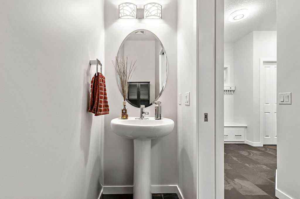 MLS® A2264743 - 29 Cougar Ridge Close SW in Cougar Ridge Calgary, Residential