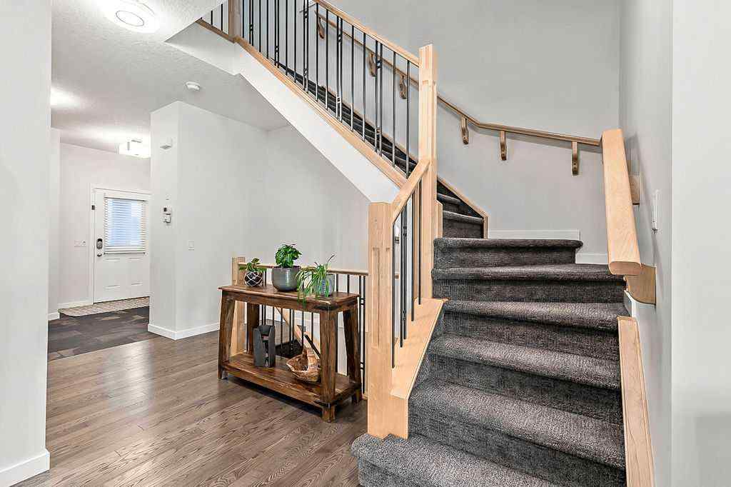 MLS® A2264743 - 29 Cougar Ridge Close SW in Cougar Ridge Calgary, Residential