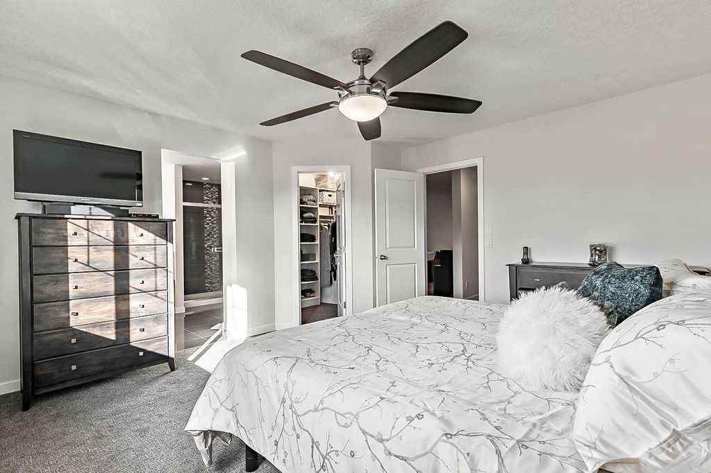 MLS® A2264743 - 29 Cougar Ridge Close SW in Cougar Ridge Calgary, Residential