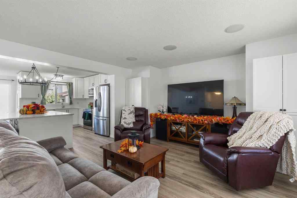 MLS® A2264745 - 2348 Reunion Rise NW in Reunion Airdrie, Residential