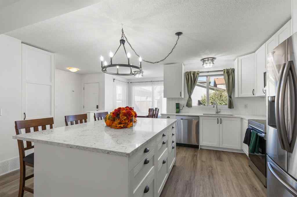 MLS® A2264745 - 2348 Reunion Rise NW in Reunion Airdrie, Residential