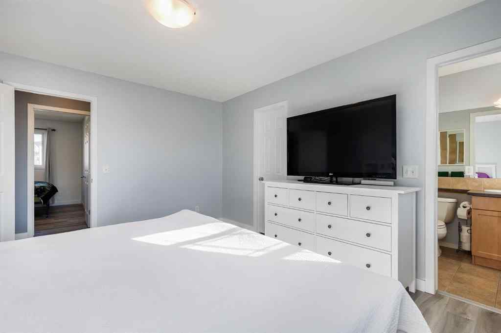 MLS® A2264745 - 2348 Reunion Rise NW in Reunion Airdrie, Residential