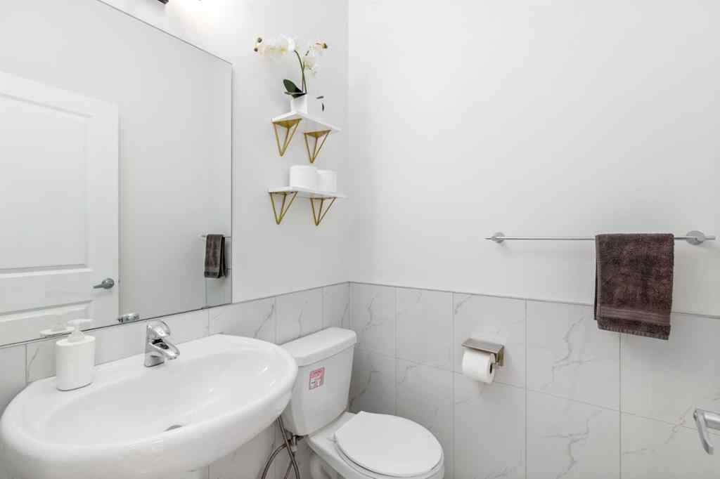 MLS® A2264746 - 27 Lucas Terrace NW in Livingston Calgary, Residential