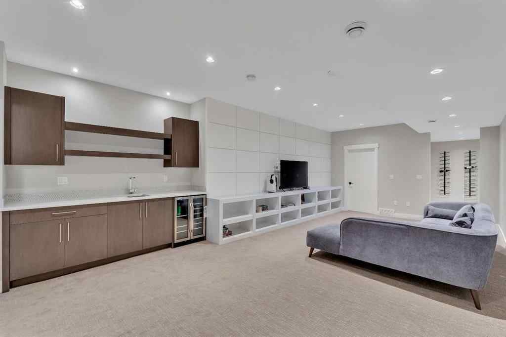 MLS® A2264759 - 617 19 Avenue NW in Mount Pleasant Calgary, Residential