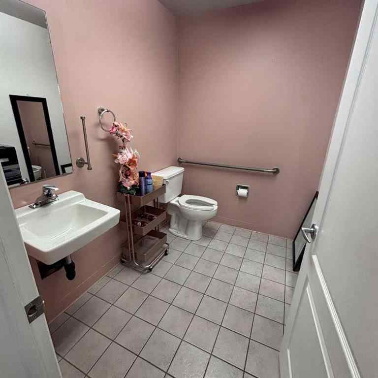 MLS® A2264774 - Unit #9 3295 Dunmore Road SE in Ross Glen Medicine Hat, Commercial