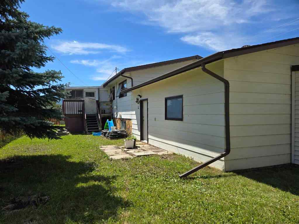 MLS® A2264792 - 3002 225 Street  in NONE Bellevue, Residential