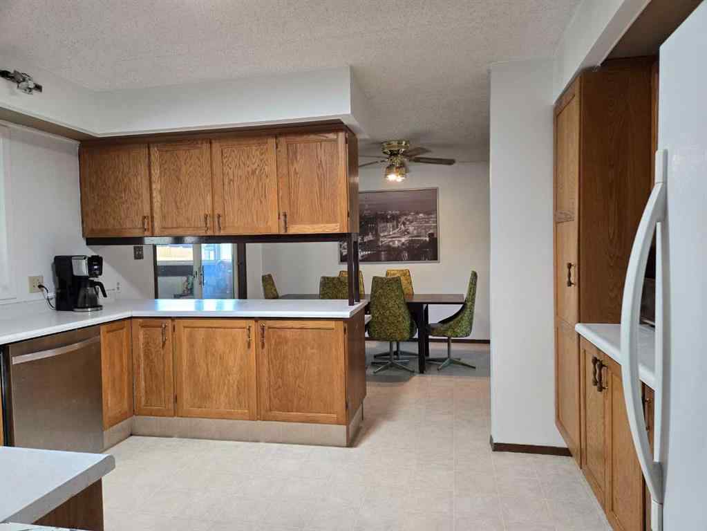 MLS® A2264792 - 3002 225 Street  in NONE Bellevue, Residential