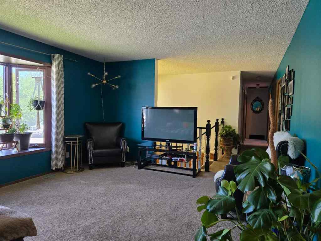 MLS® A2264792 - 3002 225 Street  in NONE Bellevue, Residential