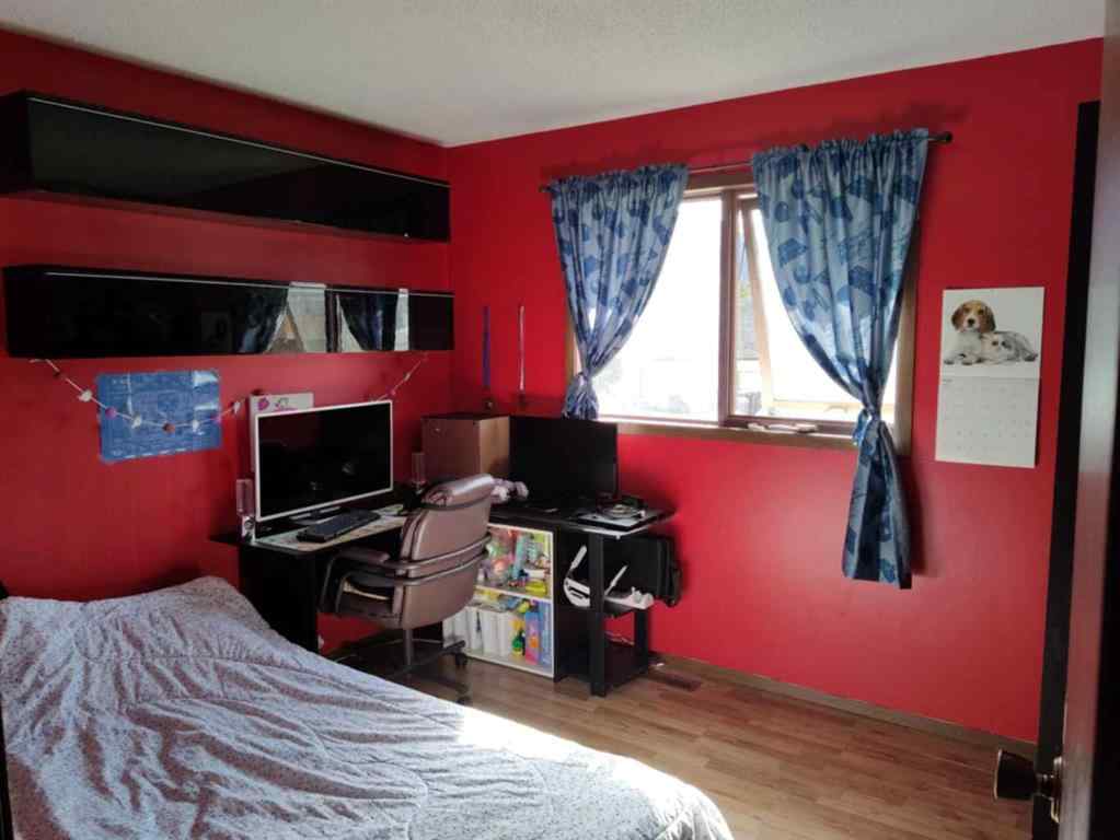 MLS® A2264792 - 3002 225 Street  in NONE Bellevue, Residential