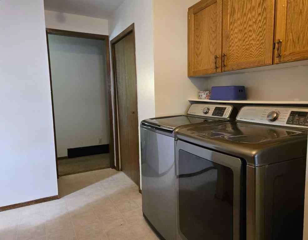 MLS® A2264792 - 3002 225 Street  in NONE Bellevue, Residential