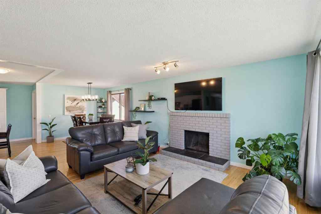 MLS® A2264793 - 14 Glenhill Crescent  in Glenbow Cochrane, Residential