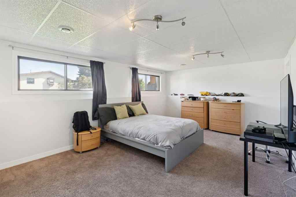 MLS® A2264793 - 14 Glenhill Crescent  in Glenbow Cochrane, Residential