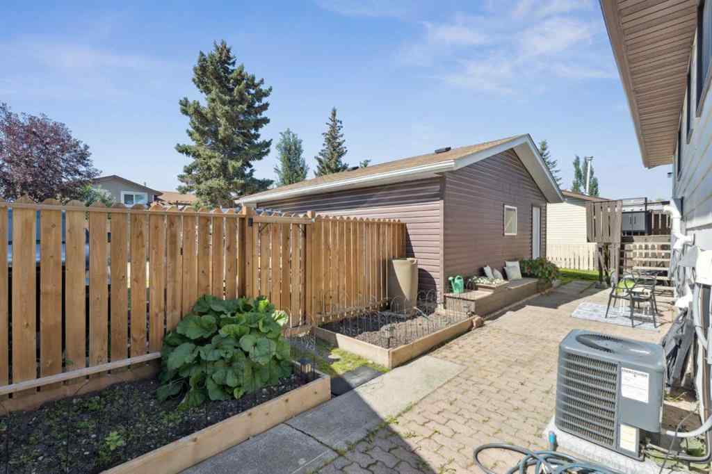 MLS® A2264793 - 14 Glenhill Crescent  in Glenbow Cochrane, Residential
