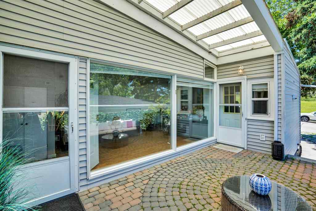 MLS® A2264794 - 116 Selkirk Drive SW in Southwood Calgary, Residential