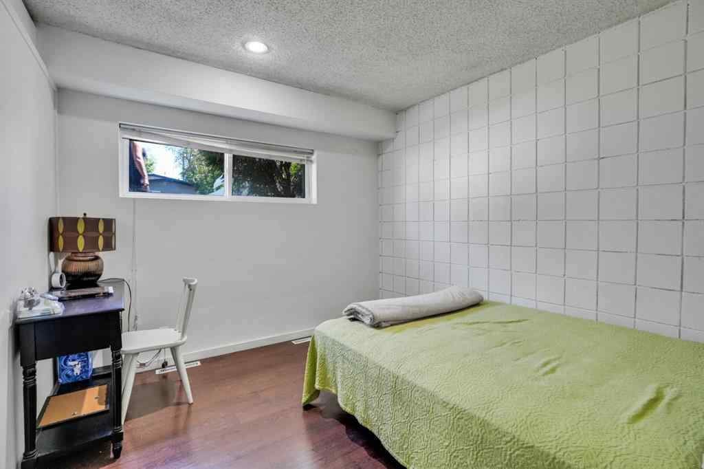 MLS® A2264794 - 116 Selkirk Drive SW in Southwood Calgary, Residential