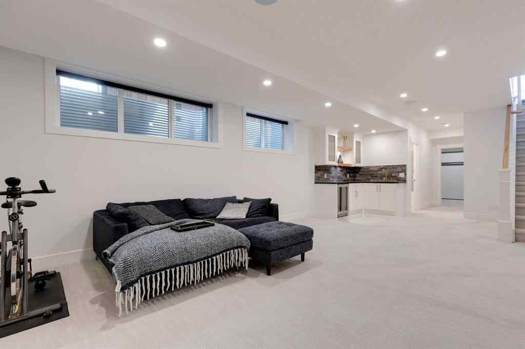 MLS® A2264795 - 2720 4 Avenue NW in West Hillhurst Calgary, Residential