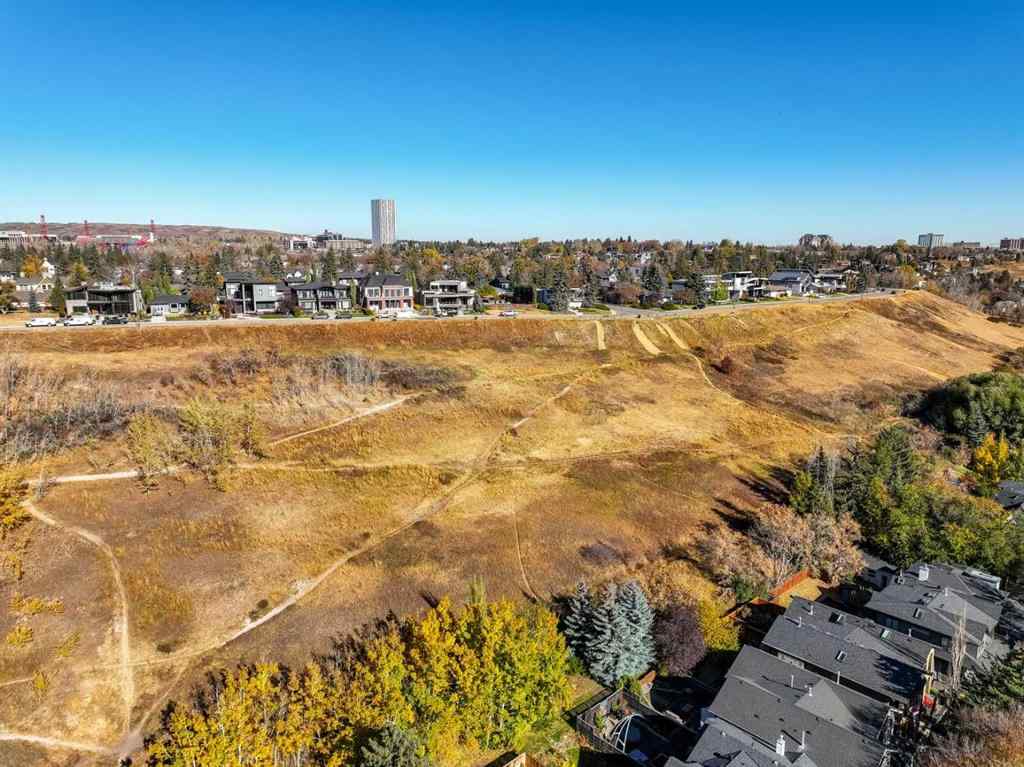 MLS® A2264795 - 2720 4 Avenue NW in West Hillhurst Calgary, Residential