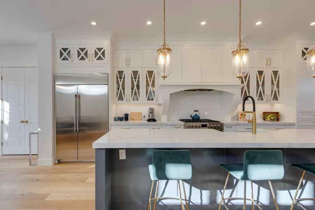 MLS® A2264795 - 2720 4 Avenue NW in West Hillhurst Calgary, Residential