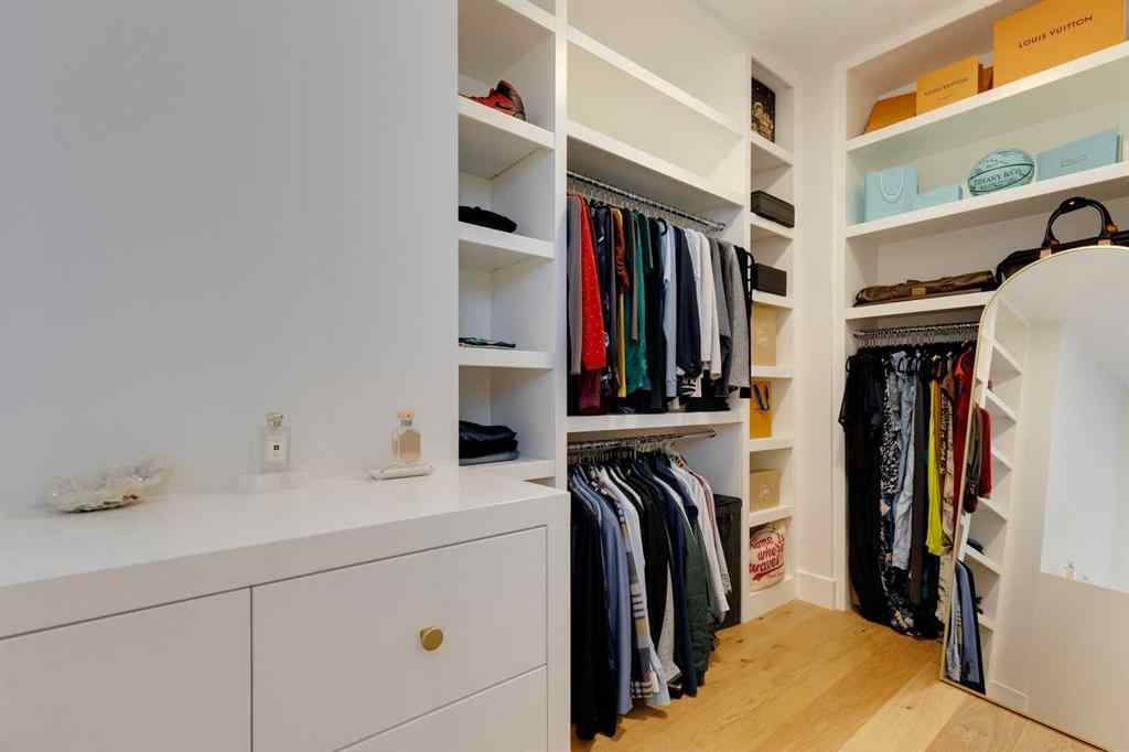 MLS® A2264795 - 2720 4 Avenue NW in West Hillhurst Calgary, Residential