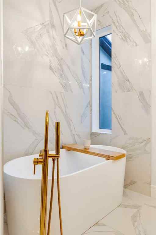 MLS® A2264795 - 2720 4 Avenue NW in West Hillhurst Calgary, Residential