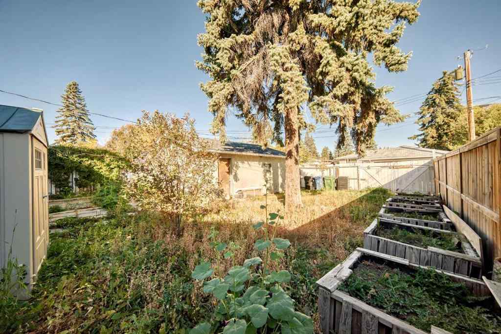 MLS® A2264800 - 808 Avonlea Place SE in Acadia Calgary, Residential