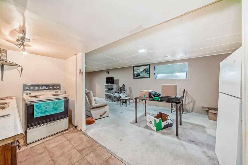 MLS® A2264800 - 808 Avonlea Place SE in Acadia Calgary, Residential