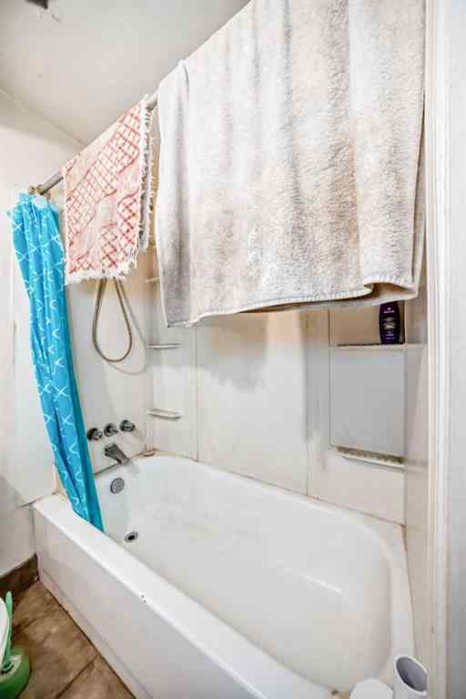 MLS® A2264800 - 808 Avonlea Place SE in Acadia Calgary, Residential