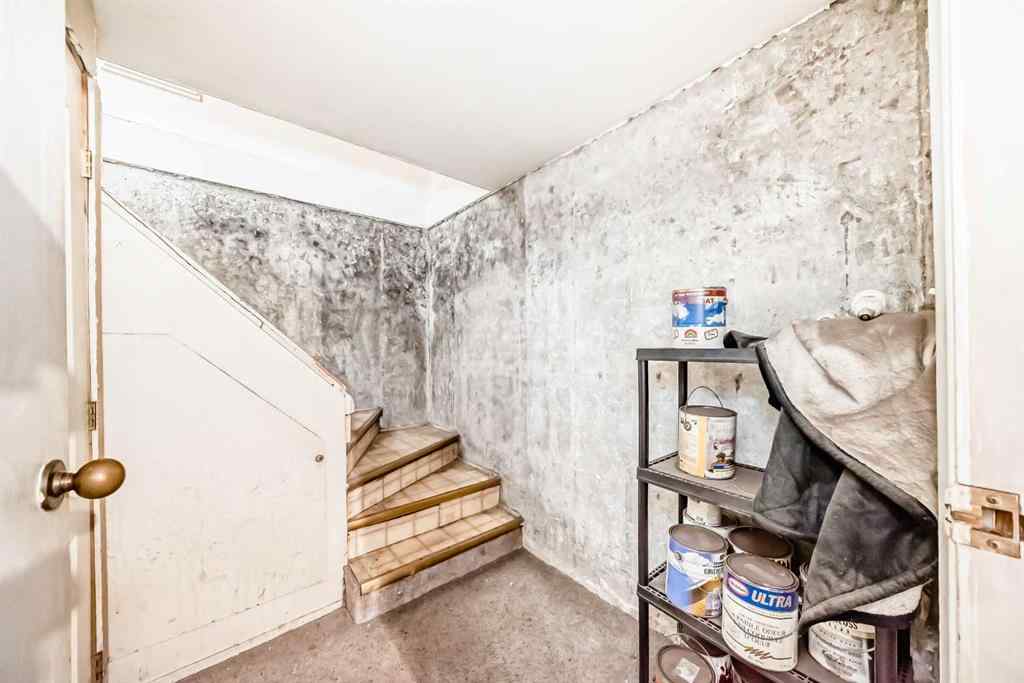 MLS® A2264800 - 808 Avonlea Place SE in Acadia Calgary, Residential