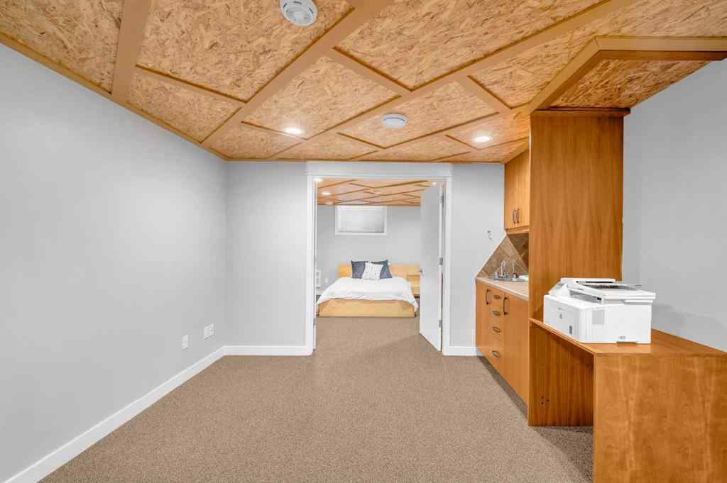 MLS® A2264807 - 10012 Willowview Road SE in Willow Park Calgary, Residential