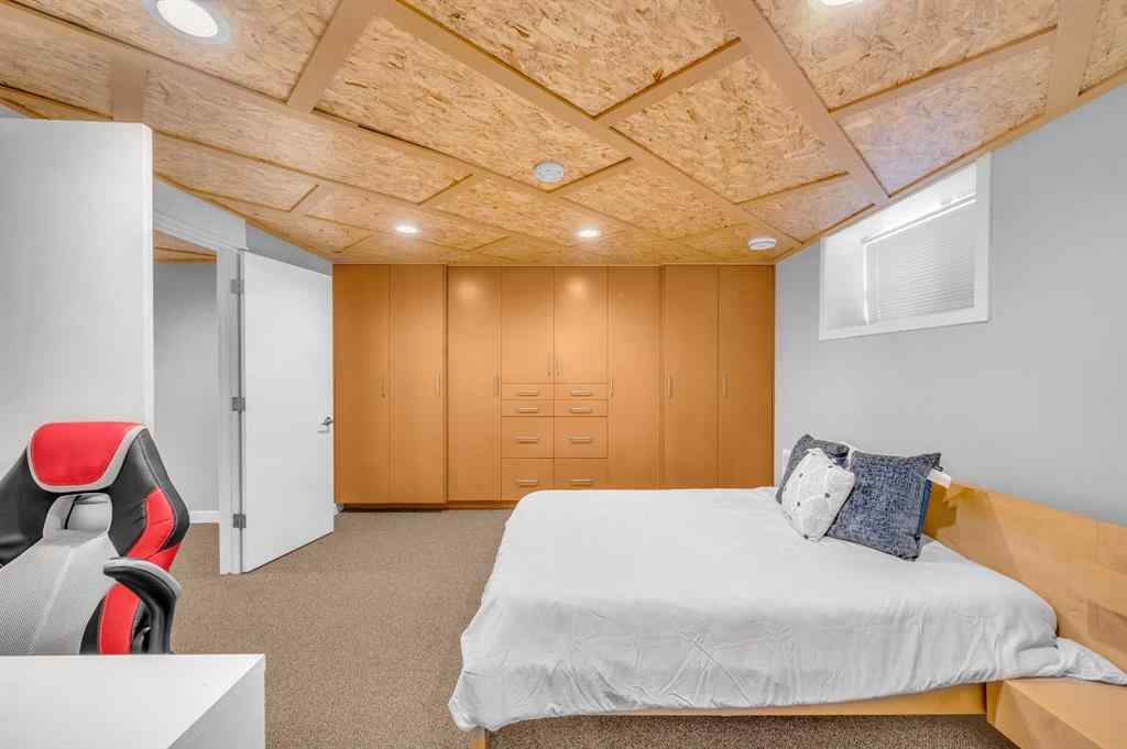 MLS® A2264807 - 10012 Willowview Road SE in Willow Park Calgary, Residential