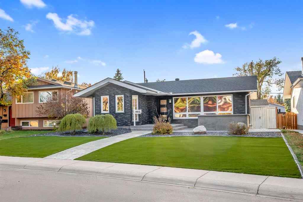 MLS® A2264807 - 10012 Willowview Road SE in Willow Park Calgary, Residential