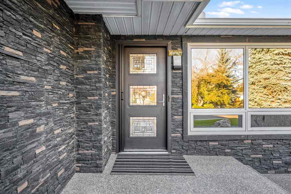 MLS® A2264807 - 10012 Willowview Road SE in Willow Park Calgary, Residential