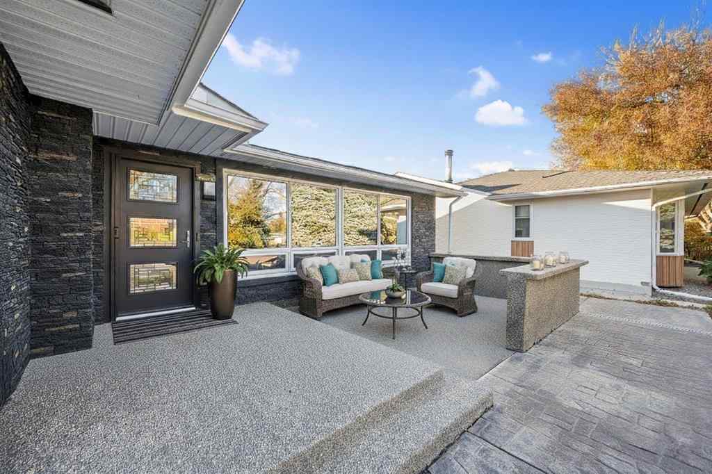 MLS® A2264807 - 10012 Willowview Road SE in Willow Park Calgary, Residential