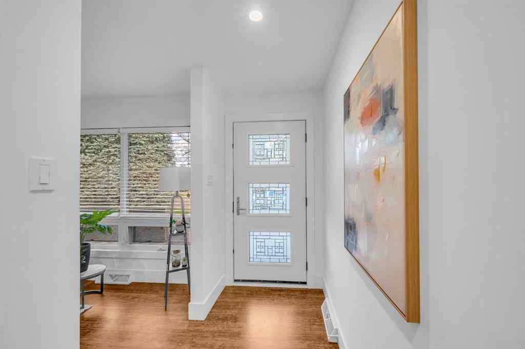 MLS® A2264807 - 10012 Willowview Road SE in Willow Park Calgary, Residential