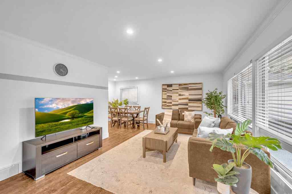 MLS® A2264807 - 10012 Willowview Road SE in Willow Park Calgary, Residential