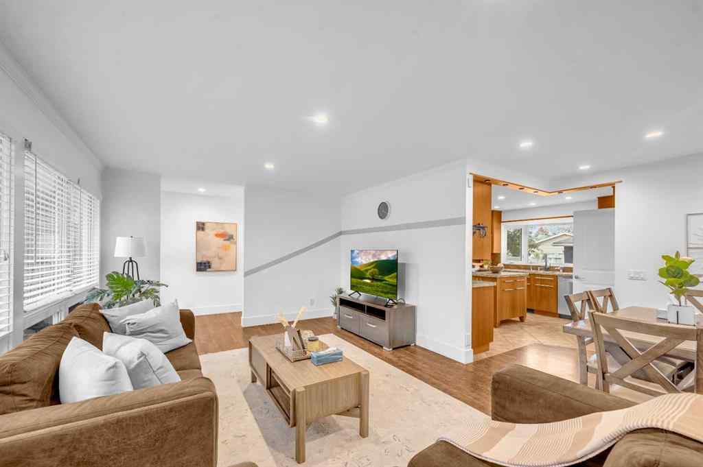 MLS® A2264807 - 10012 Willowview Road SE in Willow Park Calgary, Residential