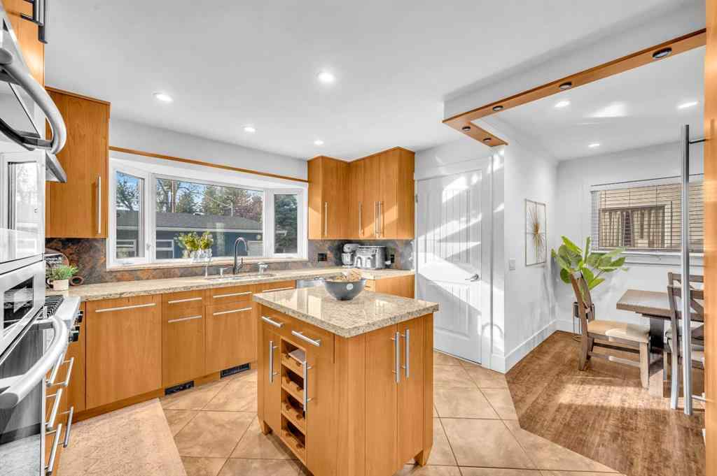 MLS® A2264807 - 10012 Willowview Road SE in Willow Park Calgary, Residential