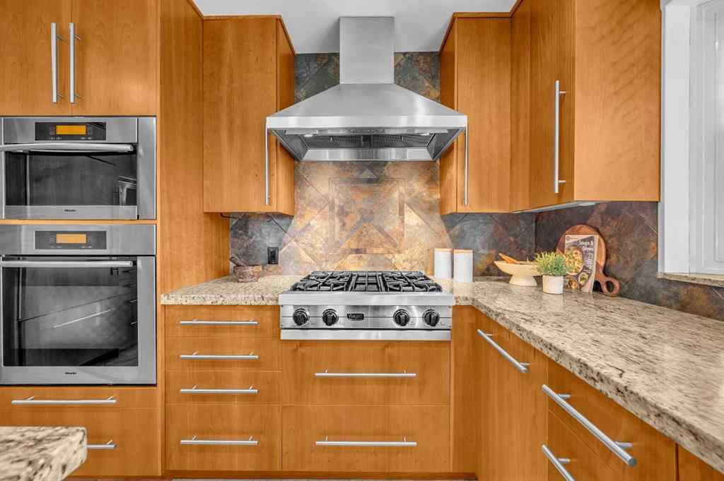 MLS® A2264807 - 10012 Willowview Road SE in Willow Park Calgary, Residential