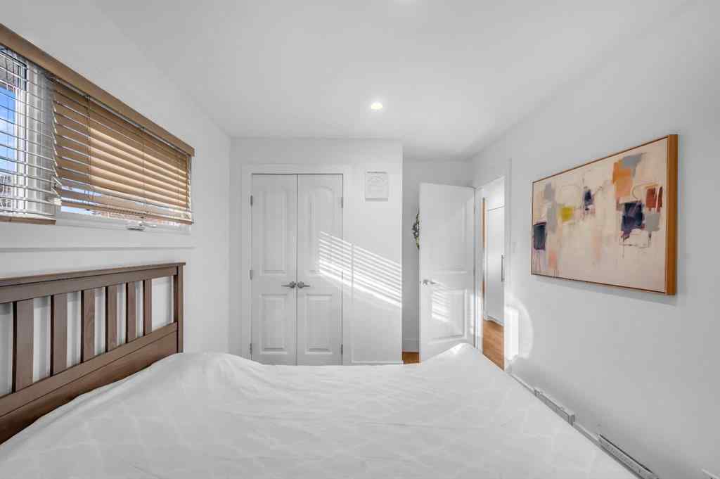 MLS® A2264807 - 10012 Willowview Road SE in Willow Park Calgary, Residential